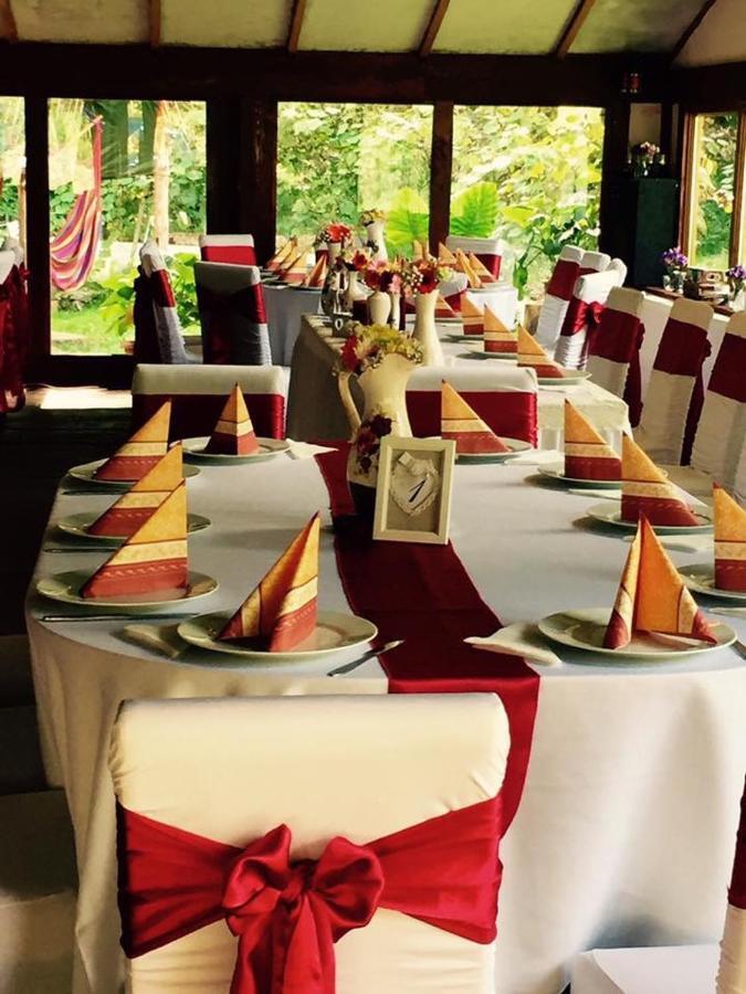 House In The Woods Bed & Breakfast Resita Ngoại thất bức ảnh